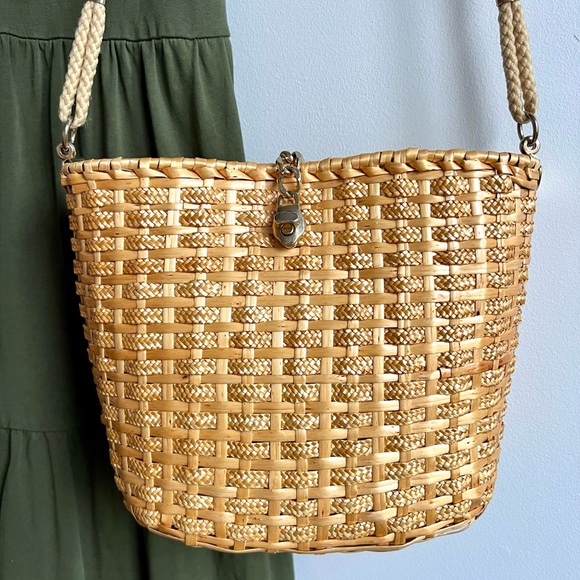 Vintage Made in Italy “Walborg” Elegant Tan Woven Rattan Basket Bag - Picture 1 of 12